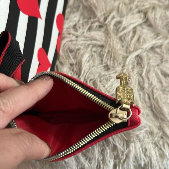 Victoria’s Secret Valentines Day Heart 
Cosmetic Bag Trio Makeup Travel Bags - Picture 13 of 16